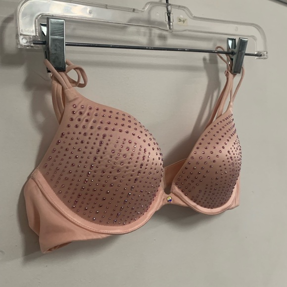 VICTORIA’S SECRET VERY SEXY PUSH-UP - Picture 2 of 5